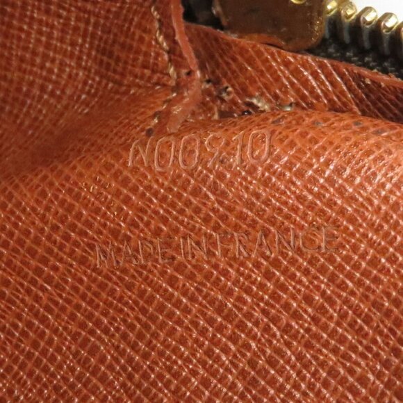 LOUIS VUITTON Brown Monogram Shoulder Bag - Picture 8 of 10